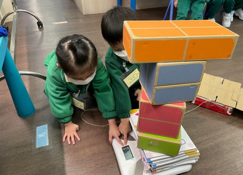 你看，共重4.6磅！